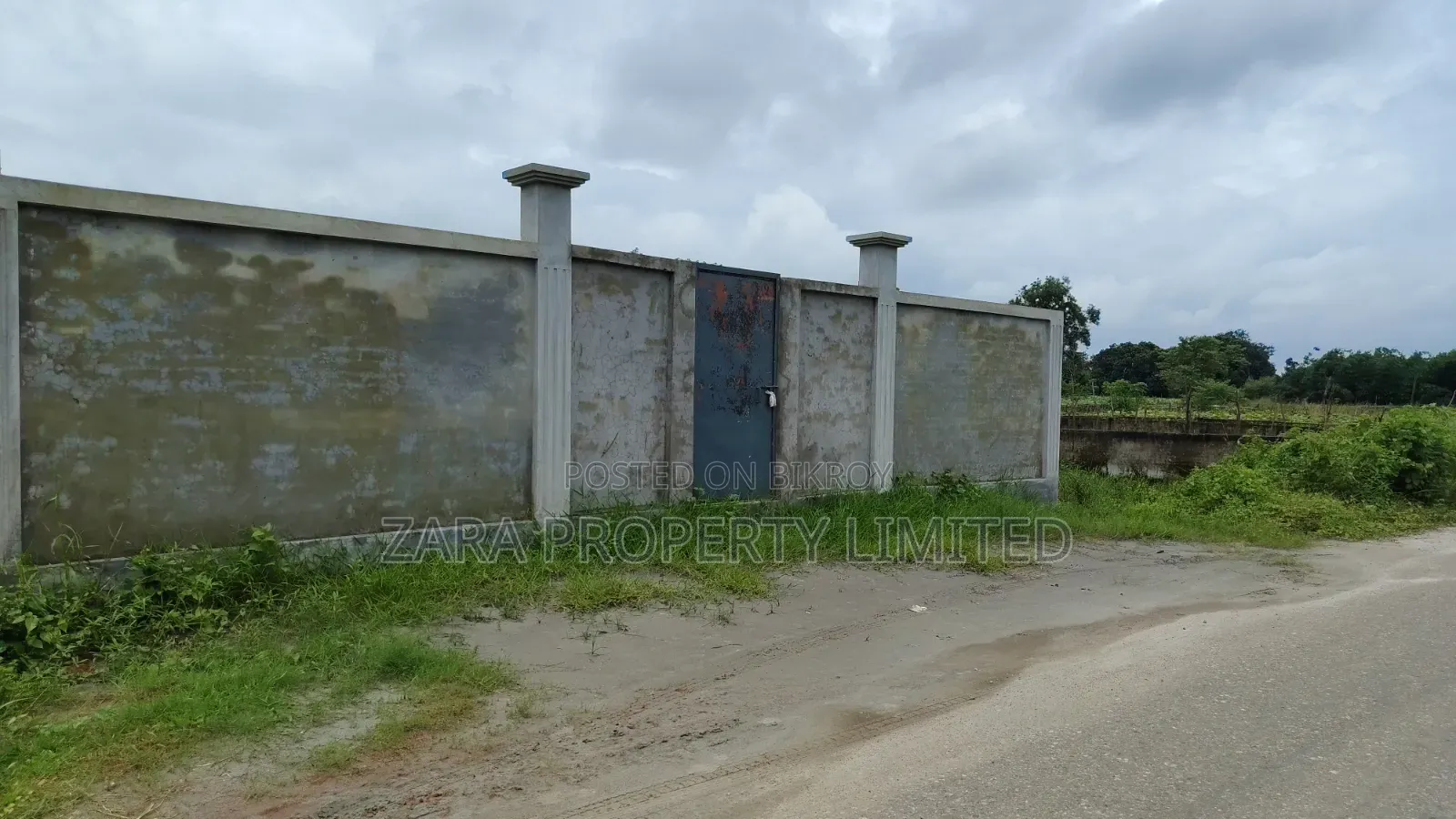 Corner 3 Katha plot for sale near 300 Feet Road. in Purbachal