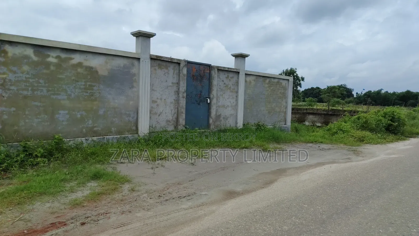 Corner 3 Katha plot for sale near 300 Feet Road. in Purbachal