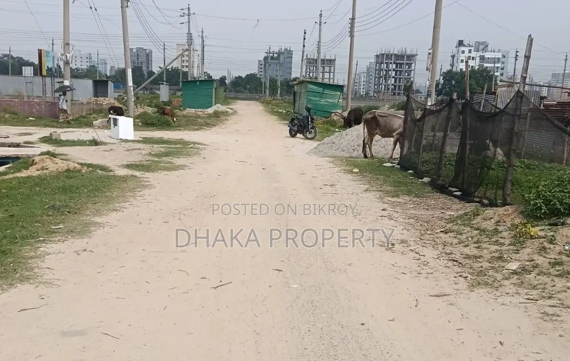 Front Open 3 Katha South Facing at Sector 17/A in Uttara