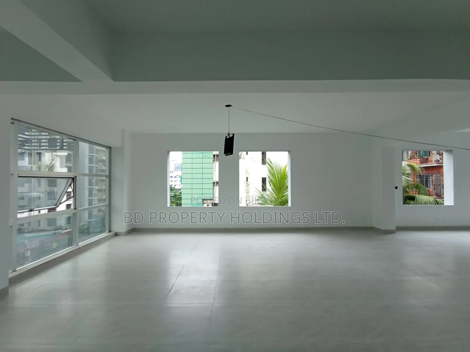 2400 SFT Luxurious Commercial Open Space for Rent in Uttara in Uttara
