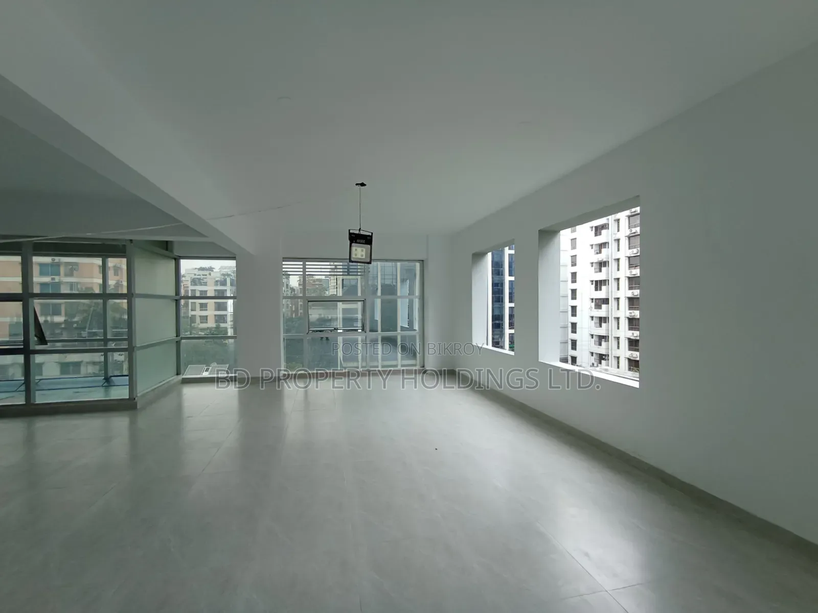 2400 SFT Luxurious Commercial Open Space for Rent in Uttara in Uttara