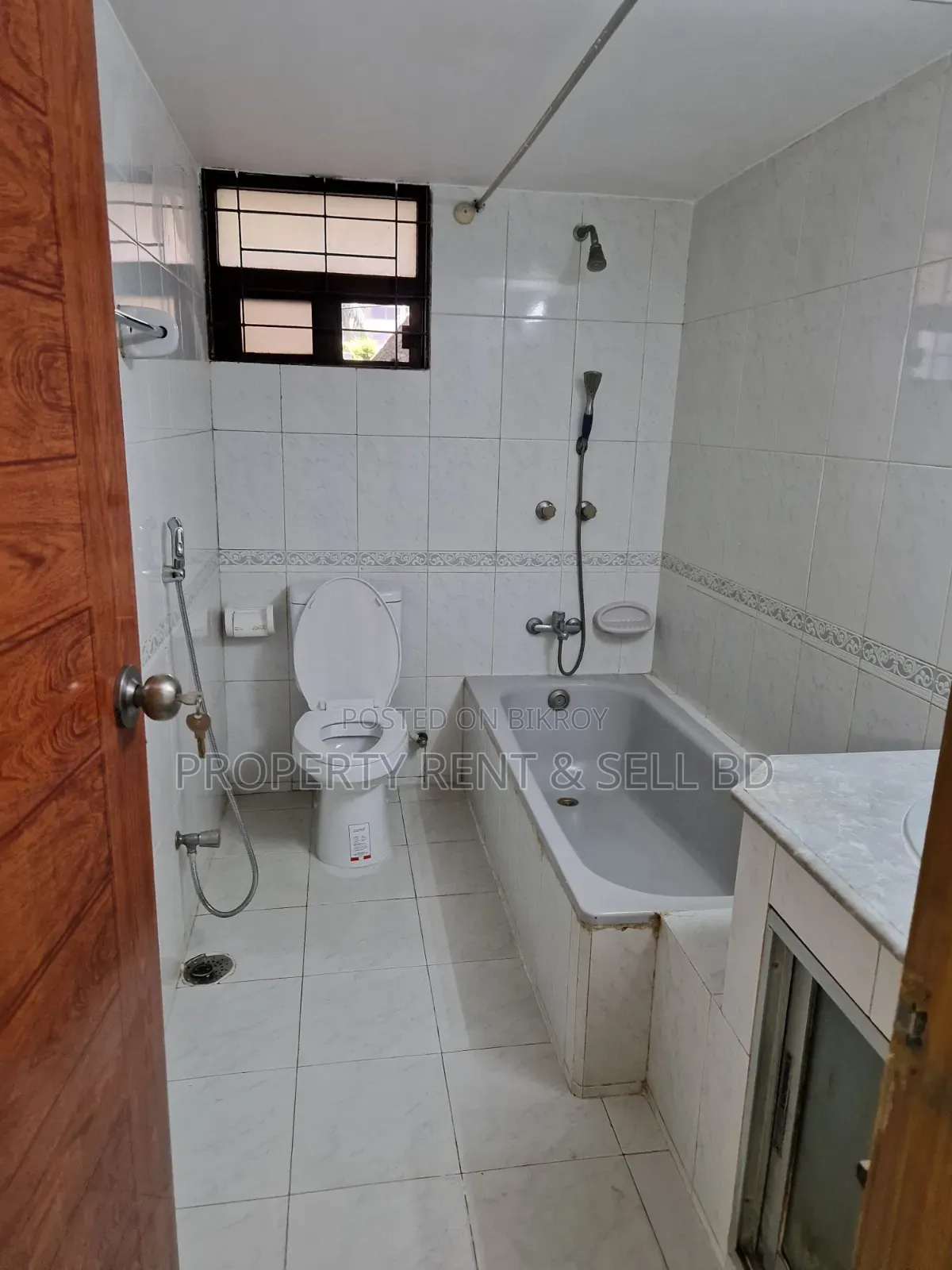 Furnished 3 Bedroom Apartment in Property Rent Sell, Banani for Rent in Banani