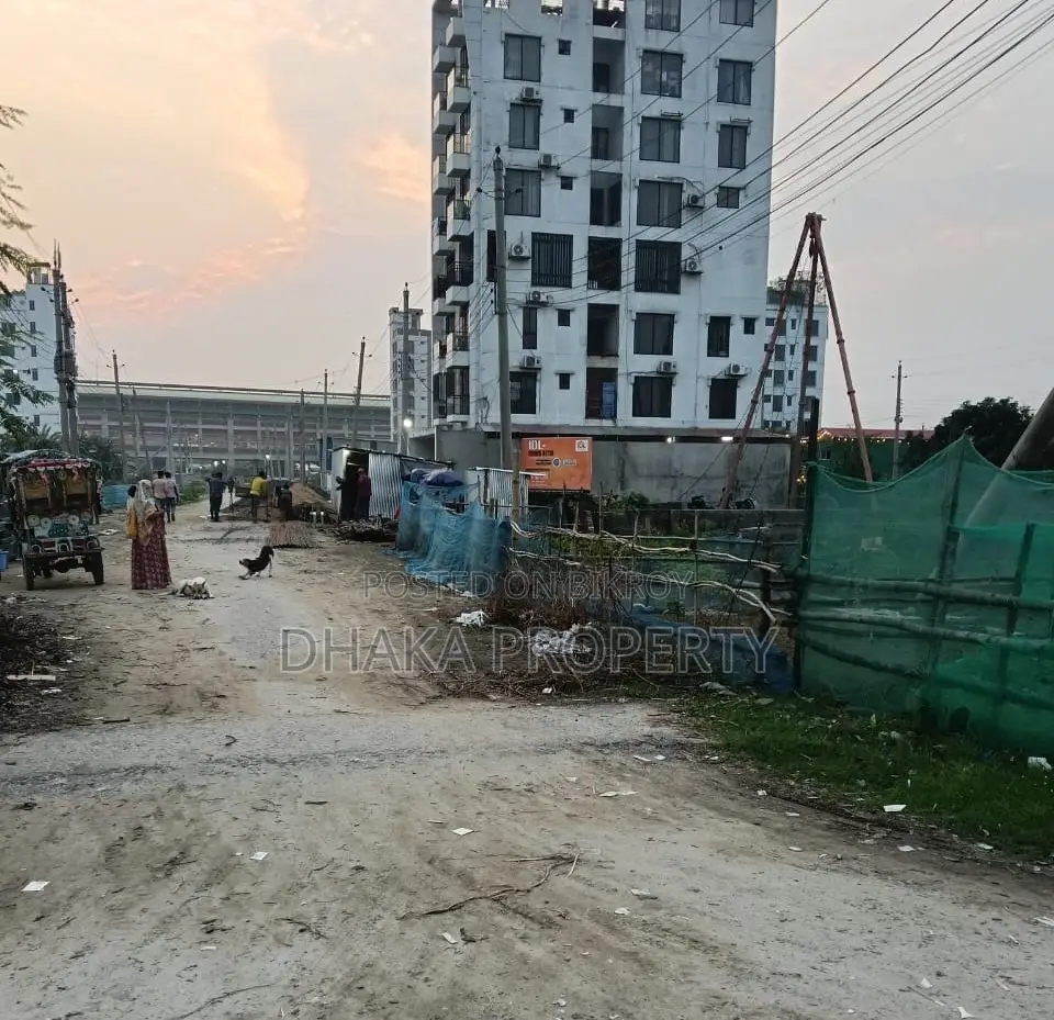 Metro Station 3 Katha Park North at Sector-16/H in Uttara