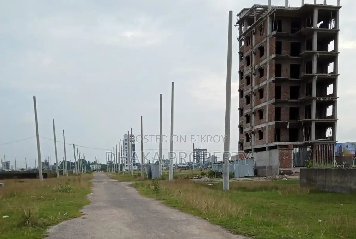 Nearby Park 3 Katha East at Sector-17/H in Uttara