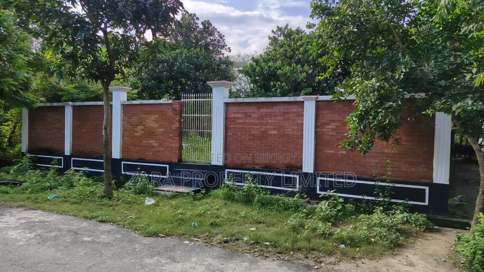 5 katha plot for sale near 300 ft in Sector 10. in Purbachal
