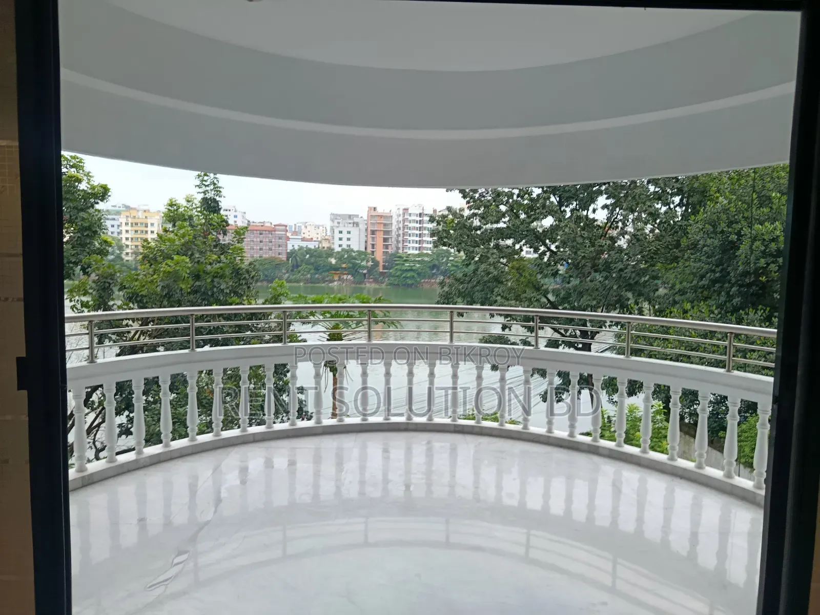 Lake View Luxurious Office Space Rent at Gulshan 1 in Gulshan