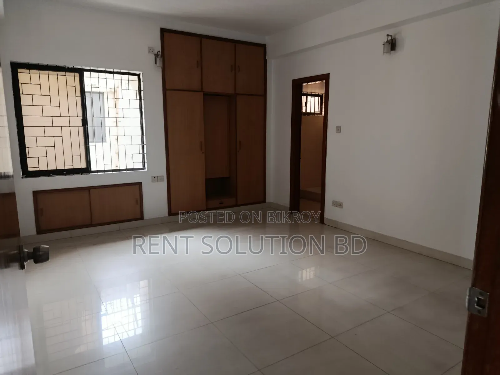 Lake View Luxurious Office Space Rent at Gulshan 1 in Gulshan