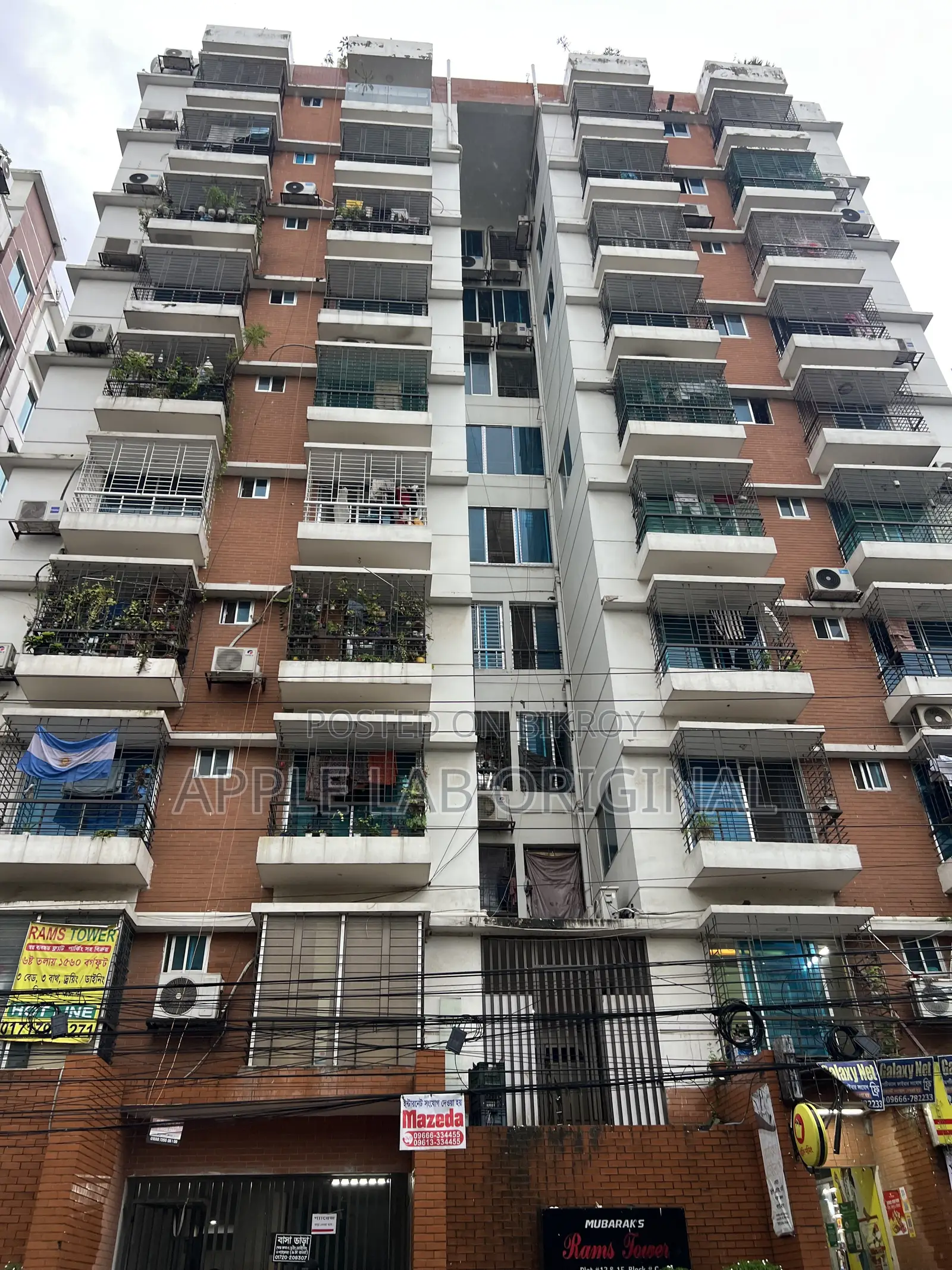 3 Bedroom Apartment in Aftab Nagar for sale in Aftab Nagar