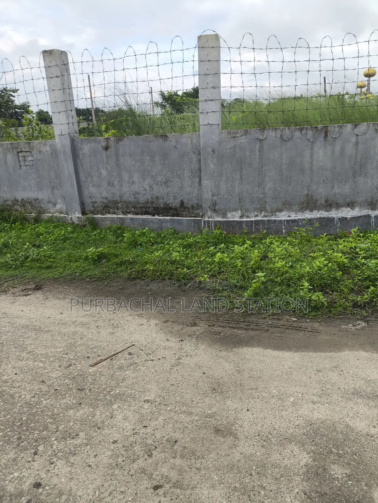 100/30 Ft Road Corner 3 Katha Plot Urgent Sale Sector: 18, Purbachal. in Purbachal