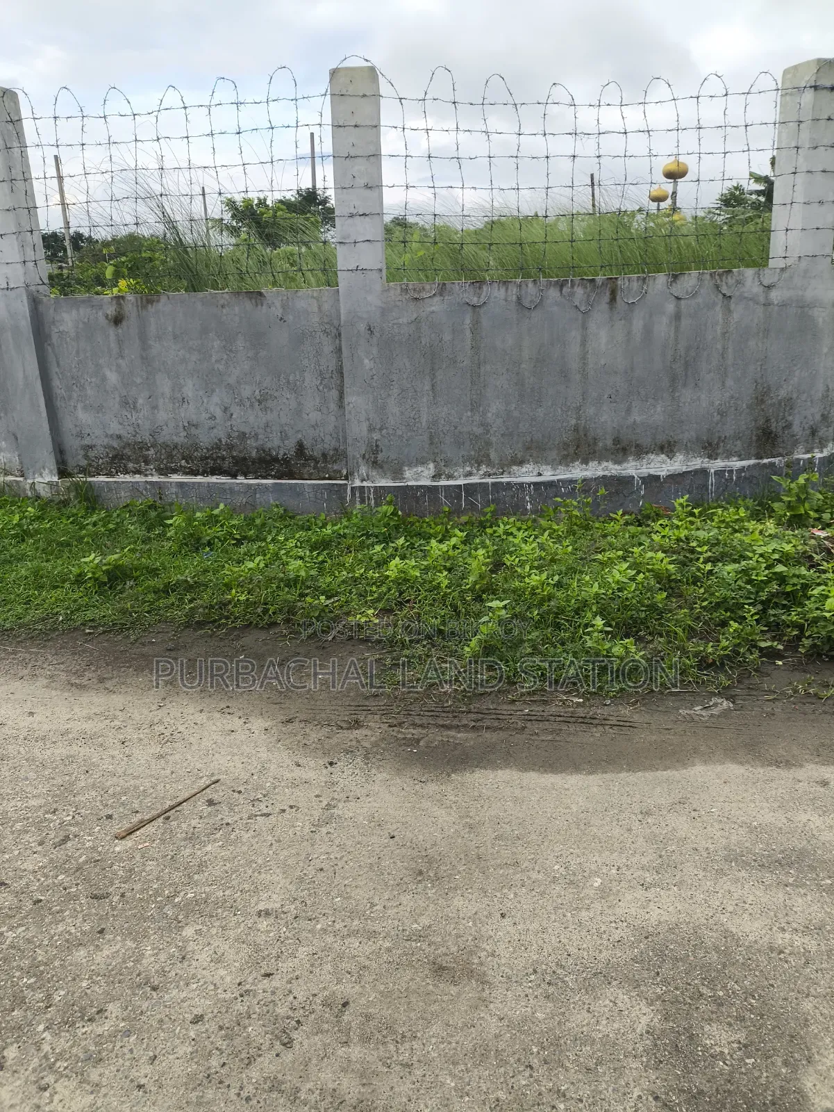 100/30 Ft Road Corner 3 Katha Plot Urgent Sale Sector: 18, Purbachal. in Purbachal