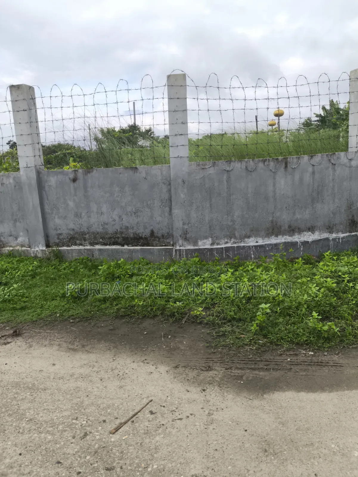 100/30 Ft Road Corner 3 Katha Plot Urgent Sale Sector: 18, Purbachal. in Purbachal