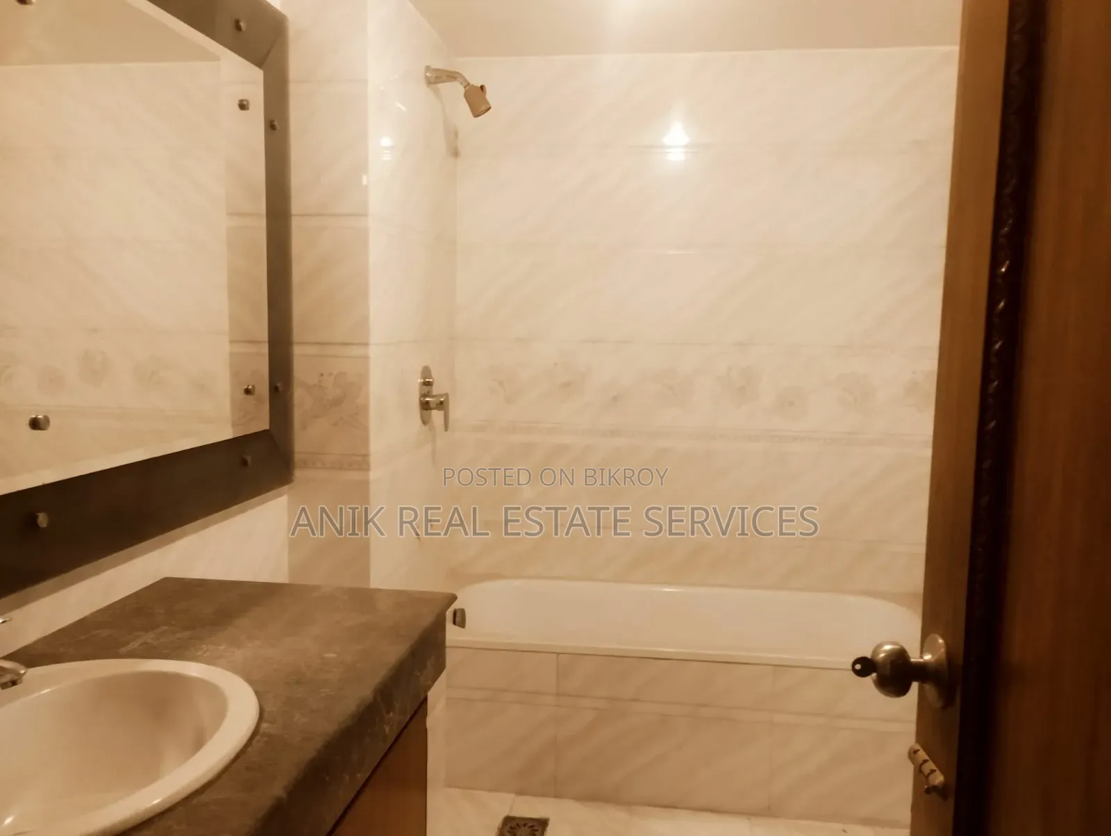 4-Bedroom Apartment in Anik Real Estate, Gulshan for Rent in Gulshan
