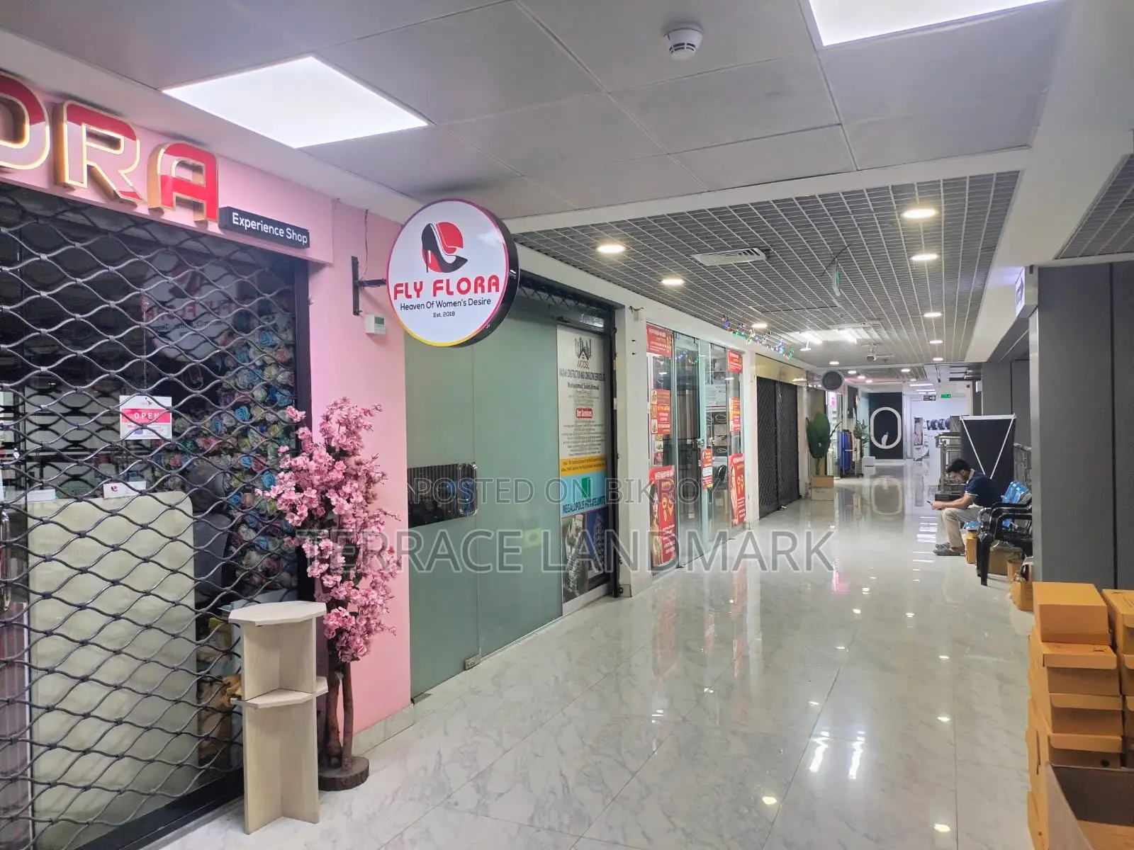 Commercial Space for Sale in Bashundhara Rupayan Trade Centre in Basundhara