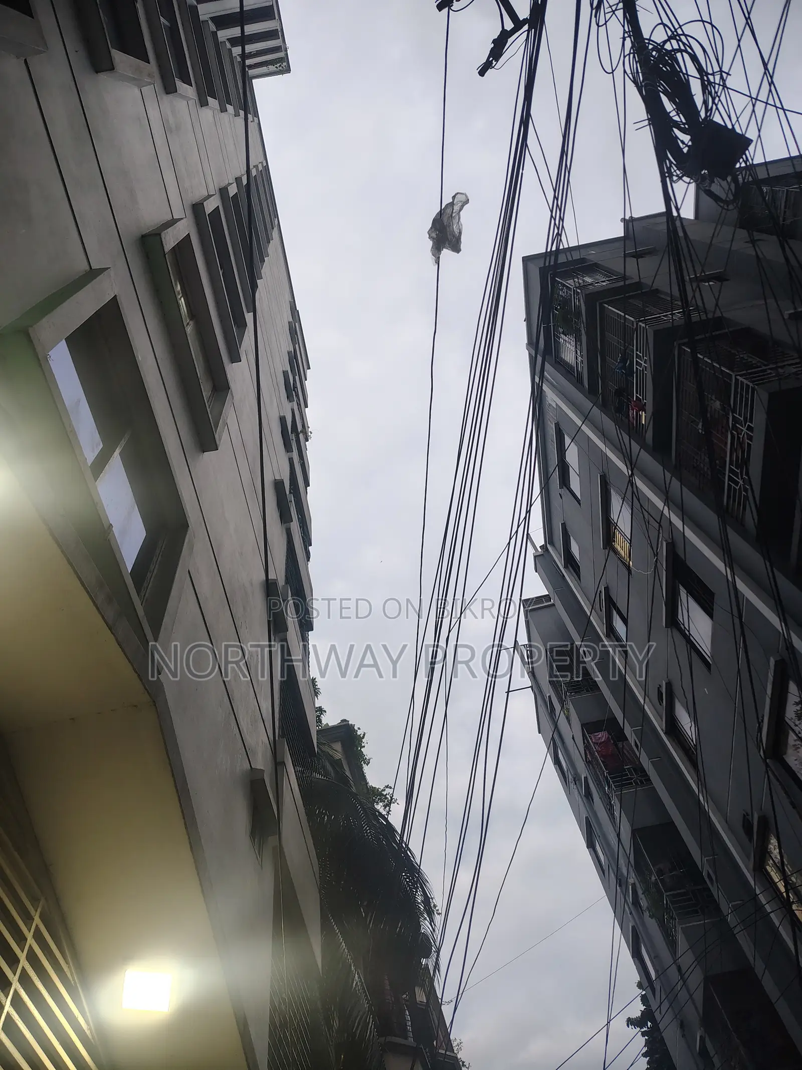 3 Bedroom Apartment in Hazi Villa, Shahjadpur for Sale in Shahjadpur