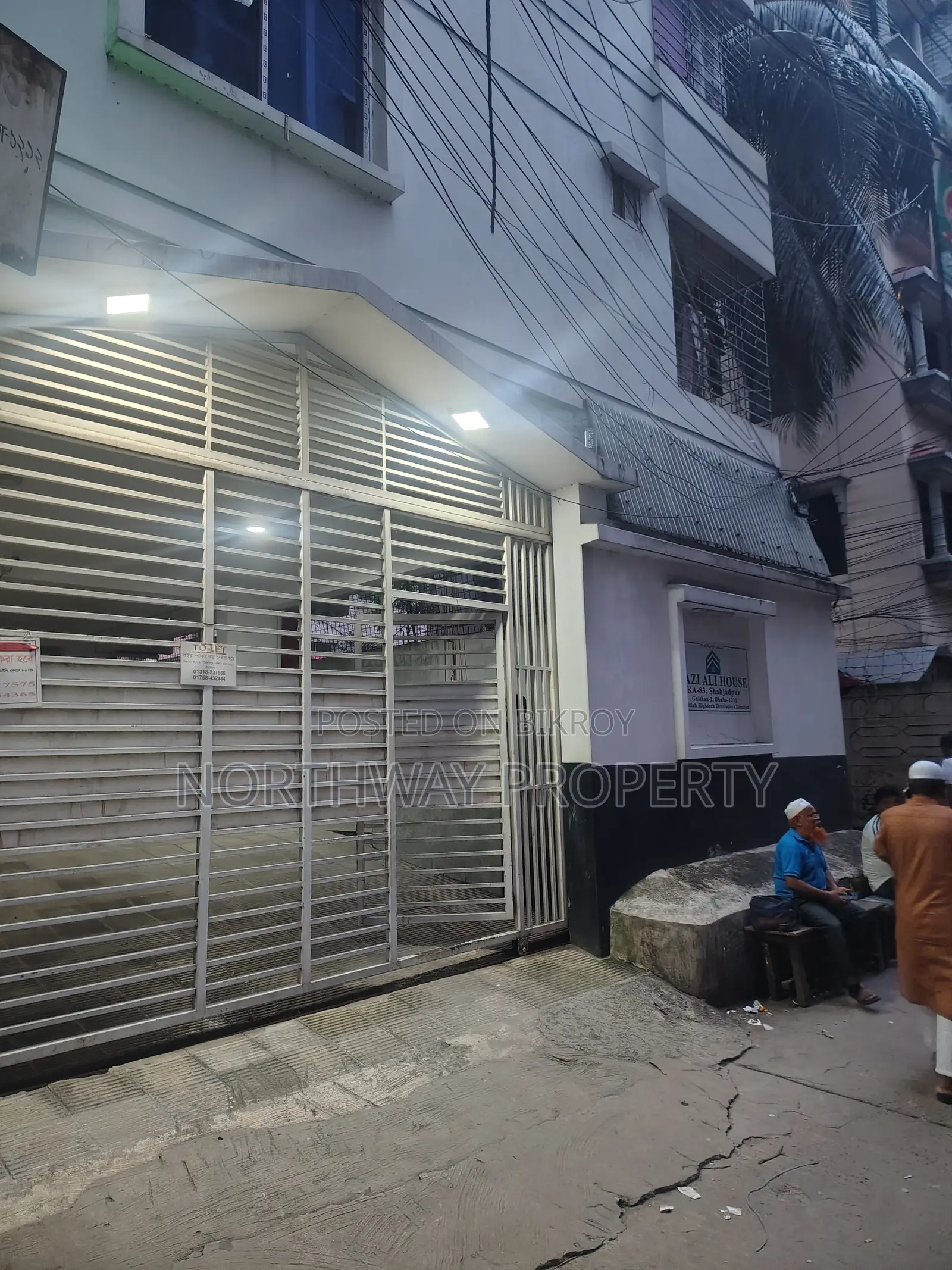 3 Bedroom Apartment in Hazi Villa, Shahjadpur for Sale in Shahjadpur