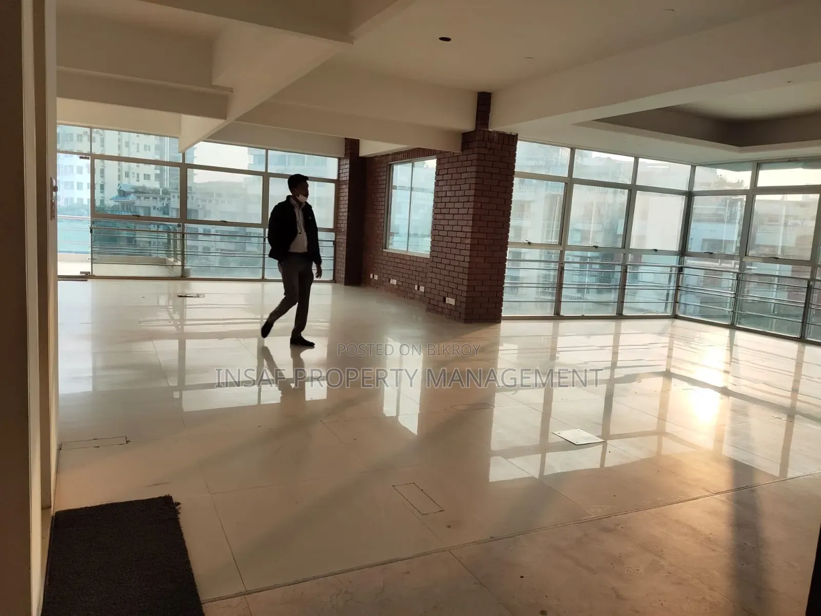 2900 Sqft Open Office Space Rent Gulshan 1 Lake View Nice Space in Gulshan