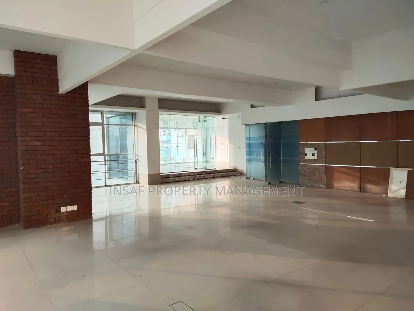 2900 Sqft Open Office Space Rent Gulshan 1 Lake View Nice Space in Gulshan