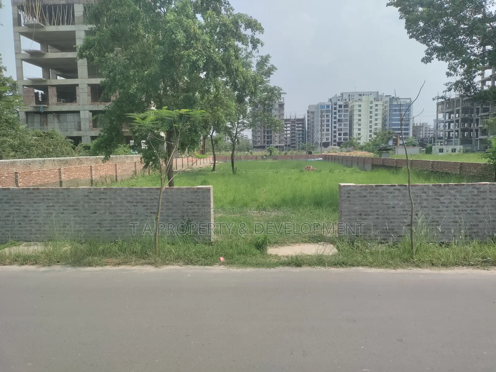 Block-N >> 5 Katha >> 80 Feet Road>> Urgent Plot Sale in Basundhara