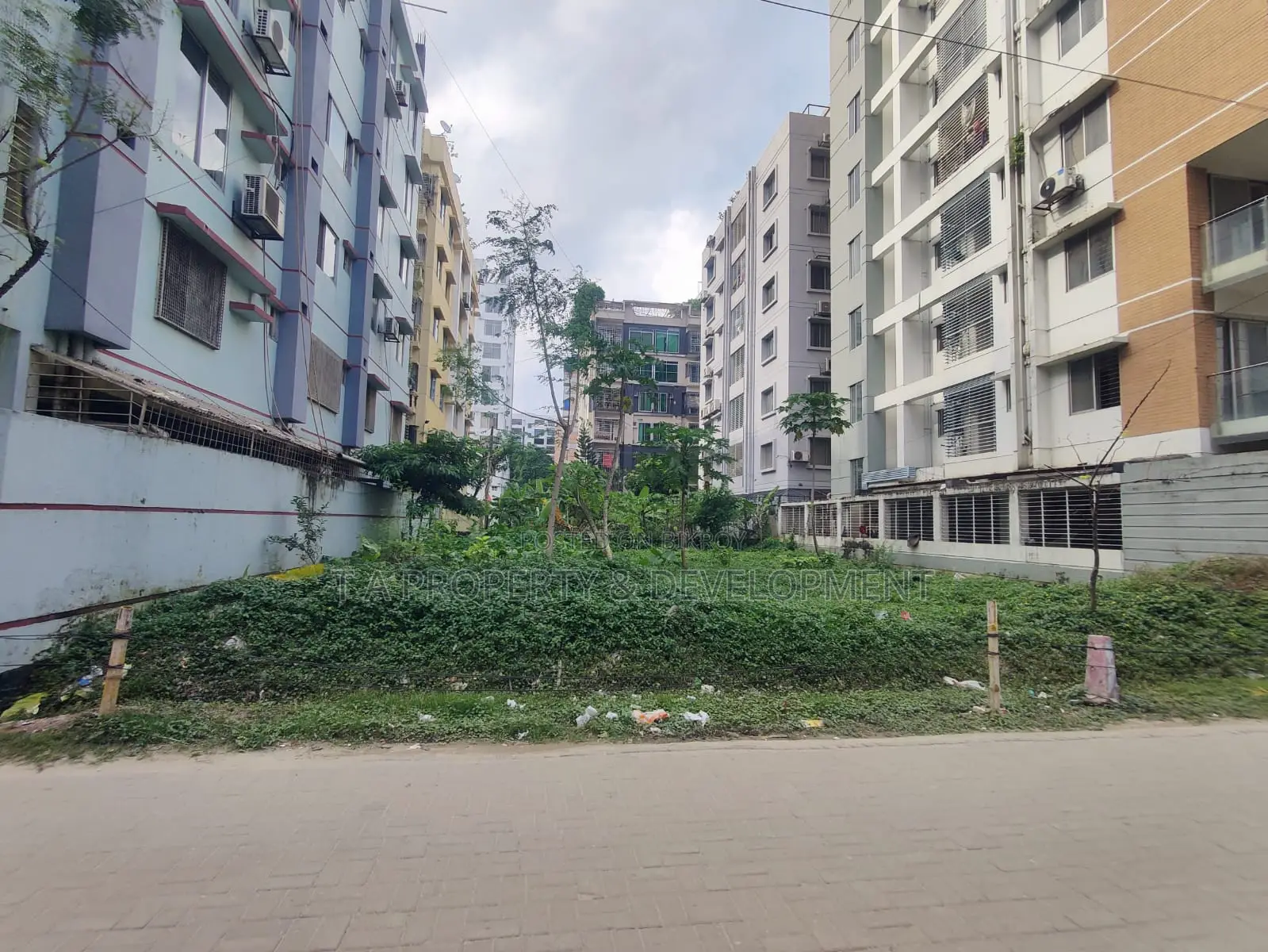 N Block Plot Sell 24 Katha, 2 Side Road in Basundhara