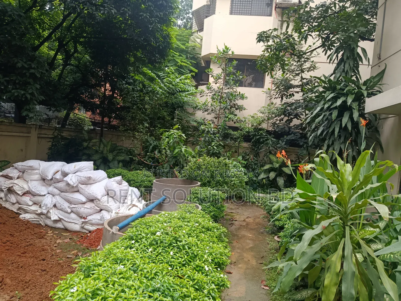 Restaurant Space Ground Floor and Garden in Gulshan