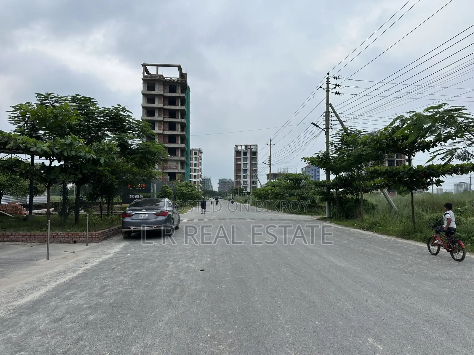 M Block 4 Katha South Facing Plot Urgent Sell Bashundhara R/A in Basundhara