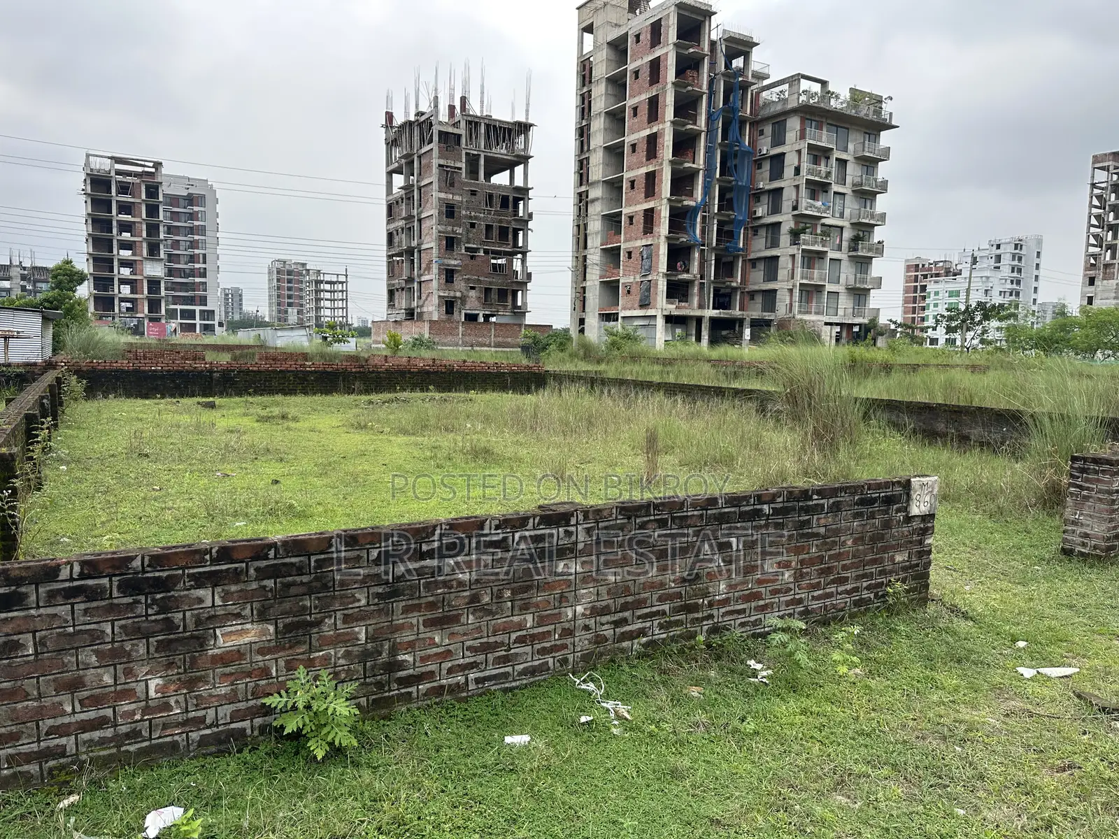 M Block 4 Katha South Facing Plot Urgent Sell Bashundhara R/A in Basundhara