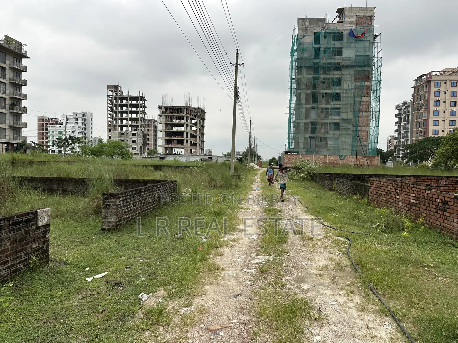 M Block 4 Katha South Facing Plot Urgent Sell Bashundhara R/A in Basundhara