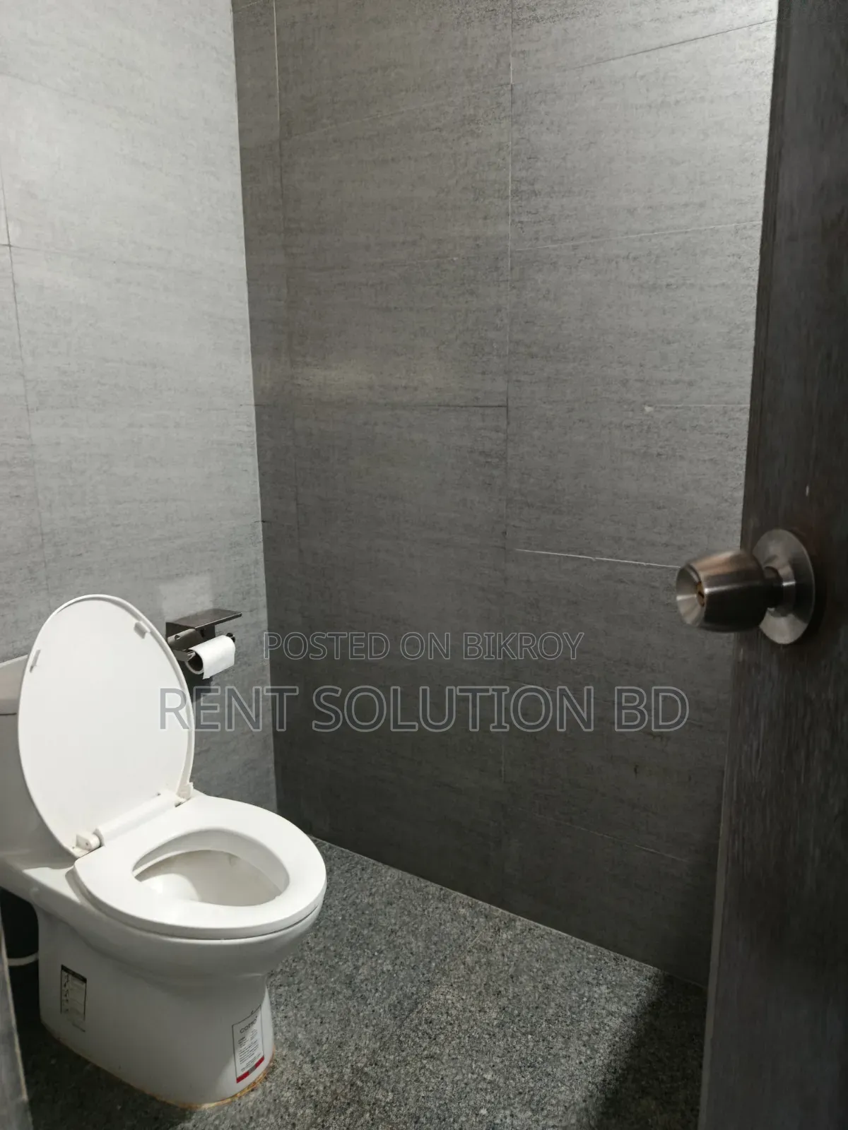 Ground Floor Rent for Cafe/Showroom in Gulshan Avenue in Gulshan