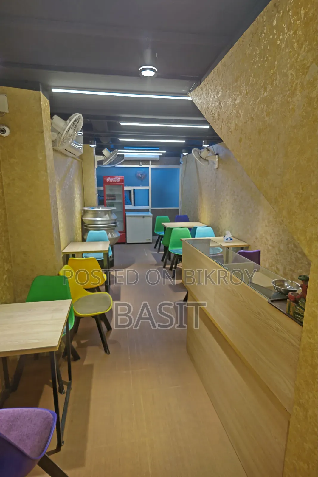 Restaurant Sell in Wari