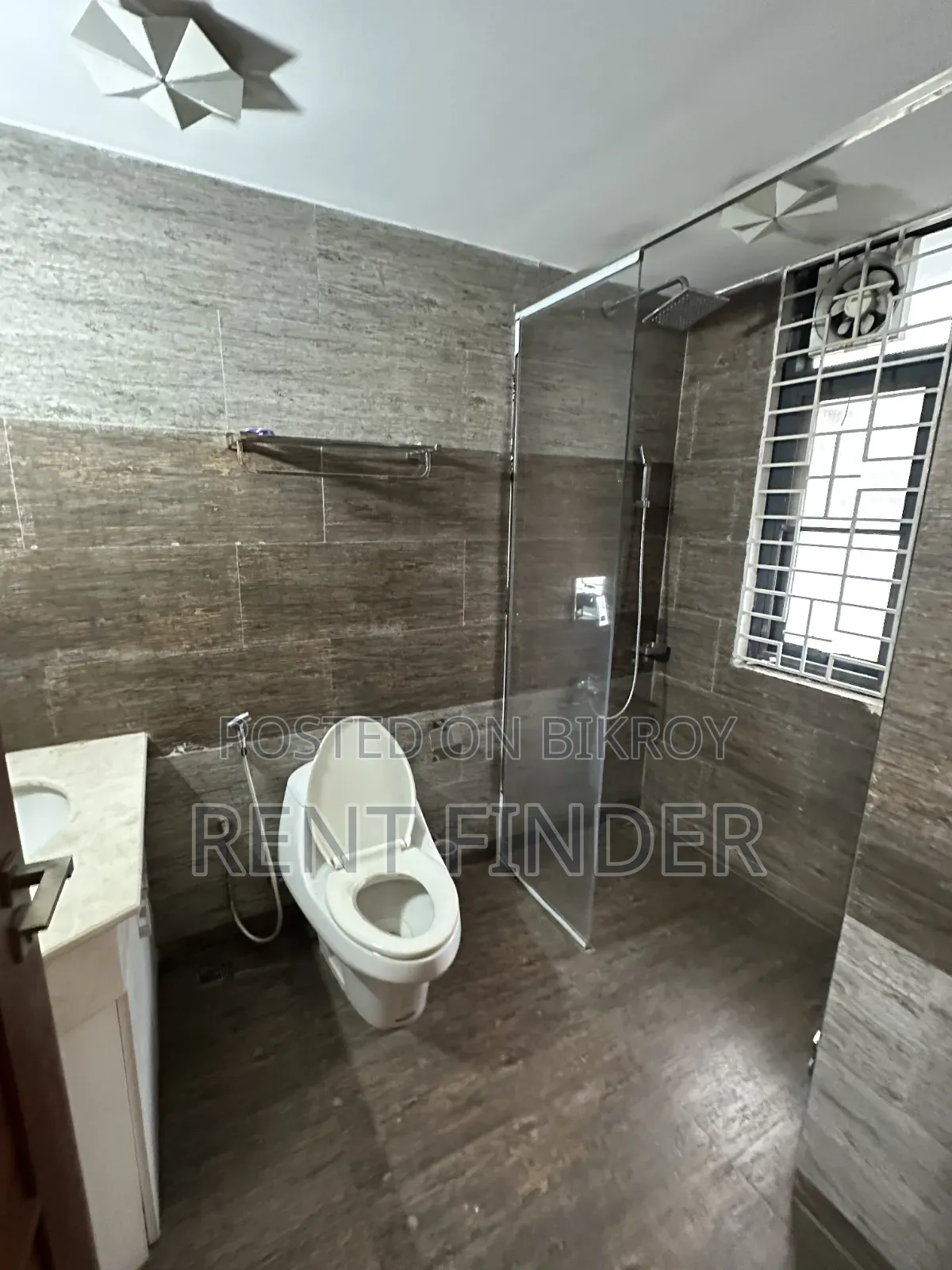 Furnished 4bdrm Apartment in Rent Finder.Com, Gulshan for Rent in Gulshan