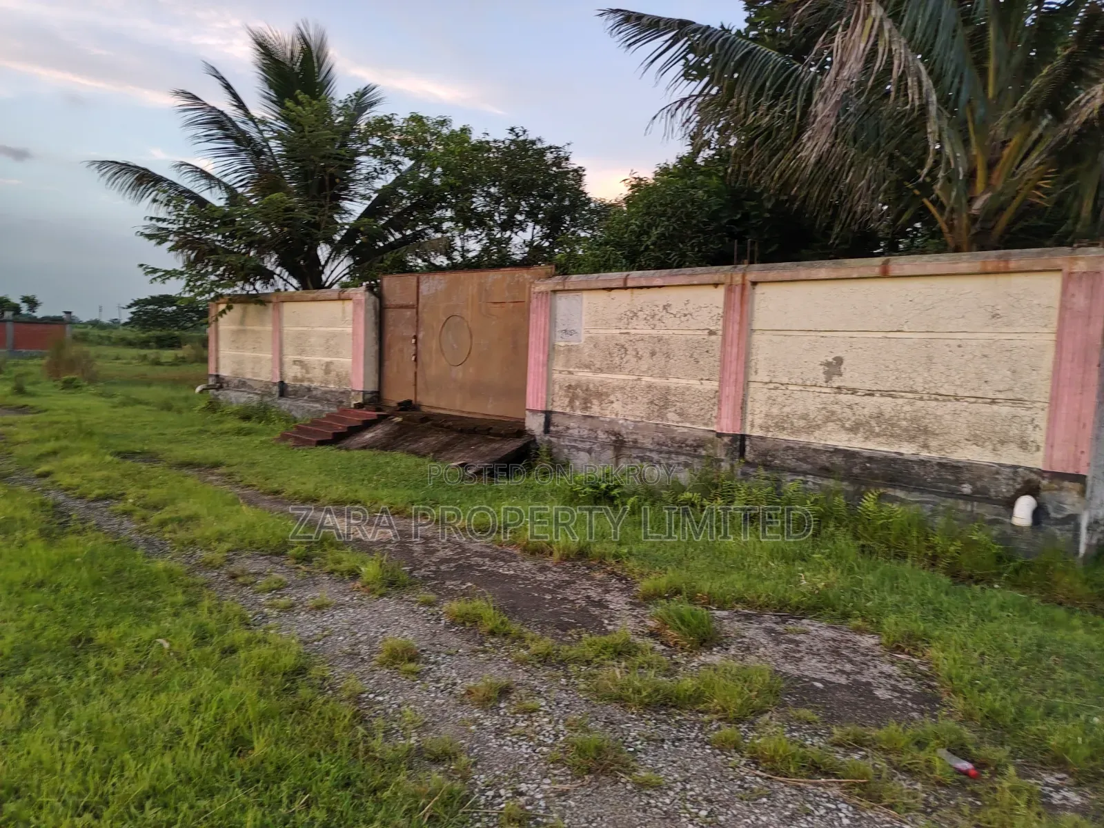 3 katha beside 150 road in sector 27 in Purbachal