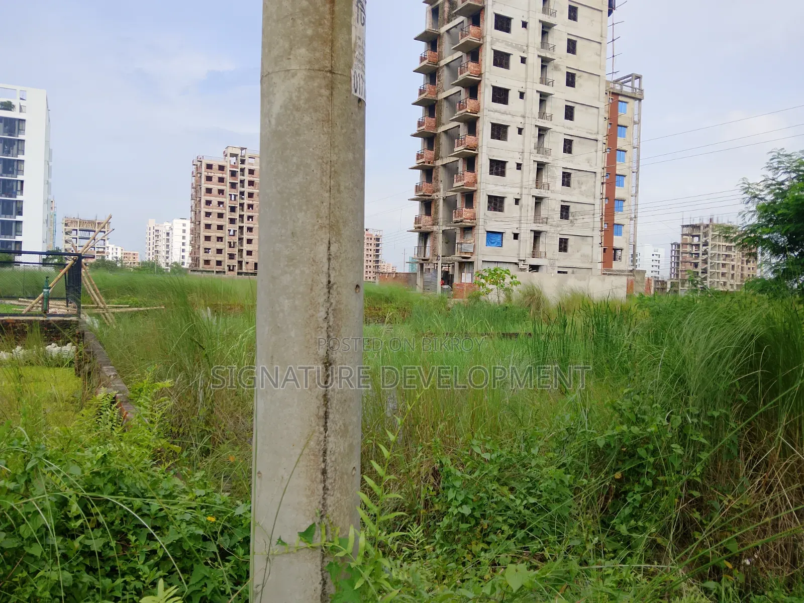 Block-M//4 Katha//Corner//Plot Sale in Bashundhara R/A in Basundhara