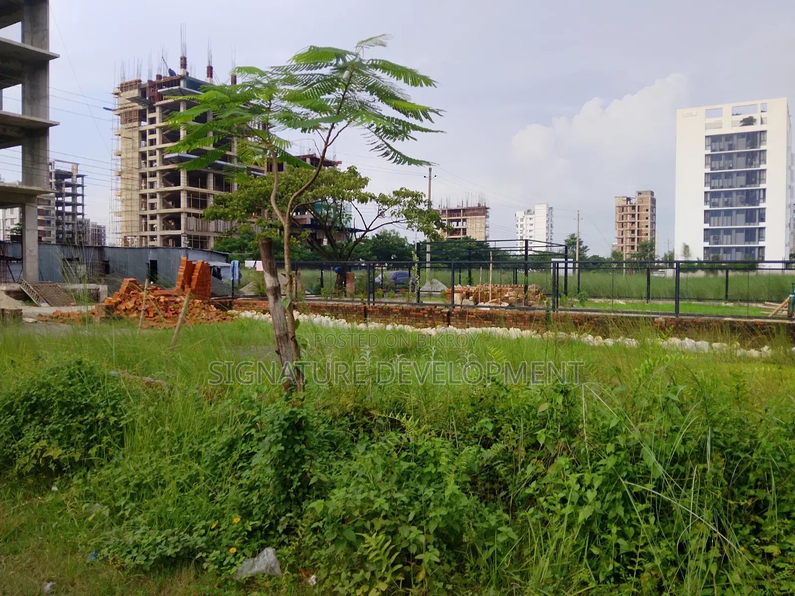 Block-M//4 Katha//Corner//Plot Sale in Bashundhara R/A in Basundhara