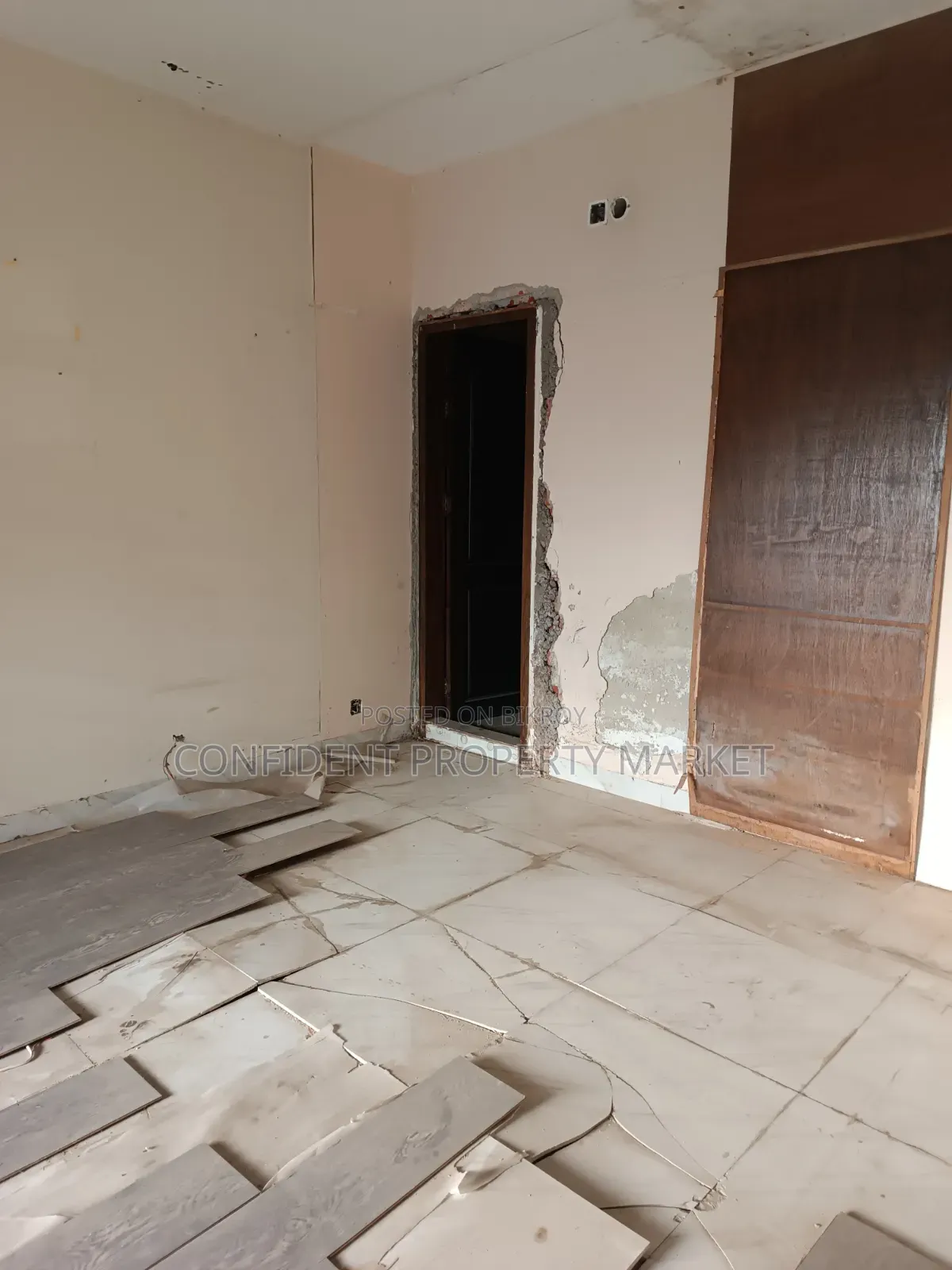 4 Bedroom Apartment in Baridhara for Sale in Baridhara