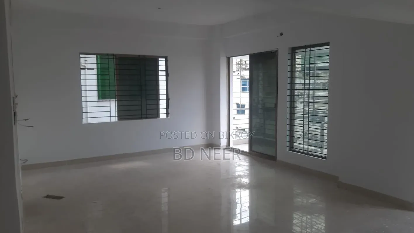 2200 SqFt Office Space Available for Rent in Banani South in Banani
