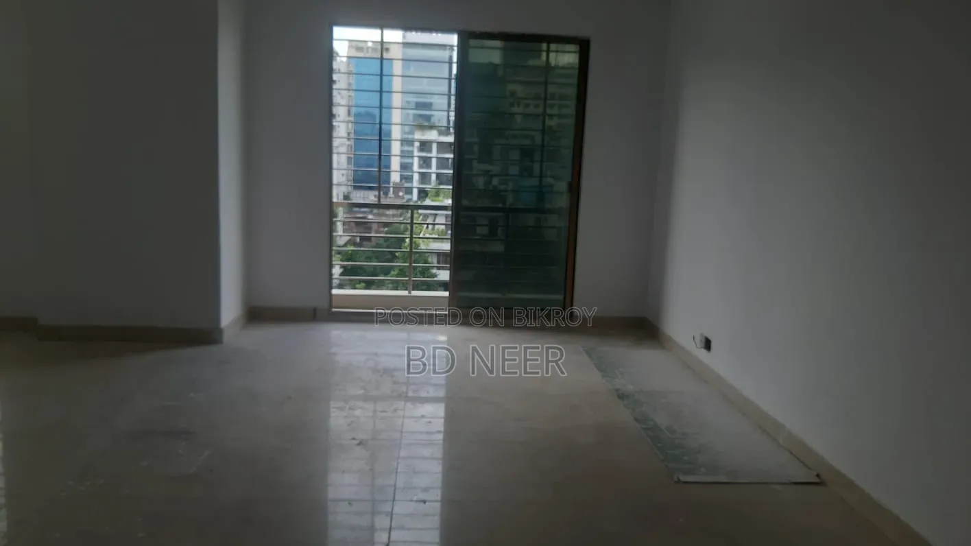 2200 SqFt Office Space Available for Rent in Banani South in Banani