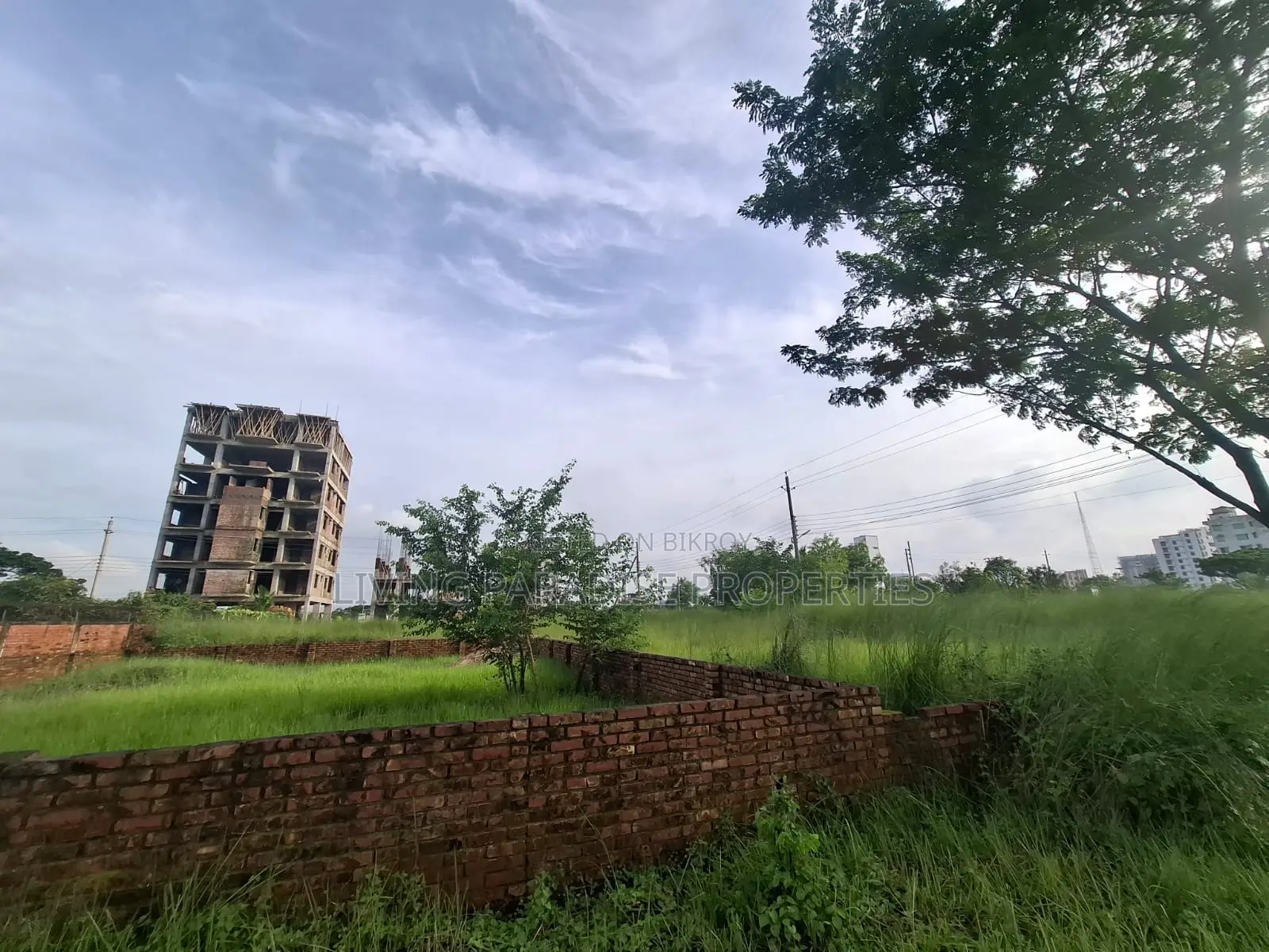 M Block || South Face || Very Closely 200 Feet 120 Madani Avenue. in Basundhara