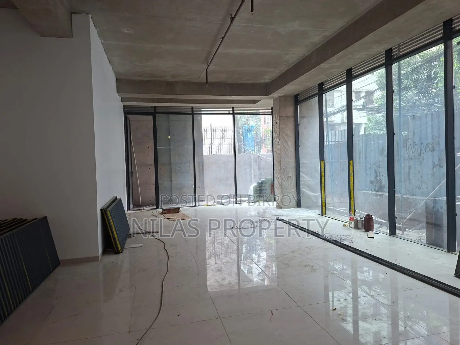 Lower Ground Floor Retail/Café Space Rent in Dhanmondi