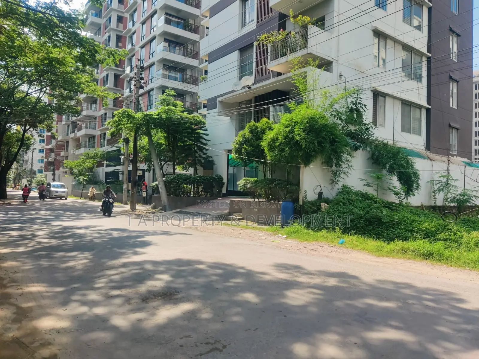 10 Katha North Facing Plot Sell on 40 Feet Road , I-Extension in Basundhara
