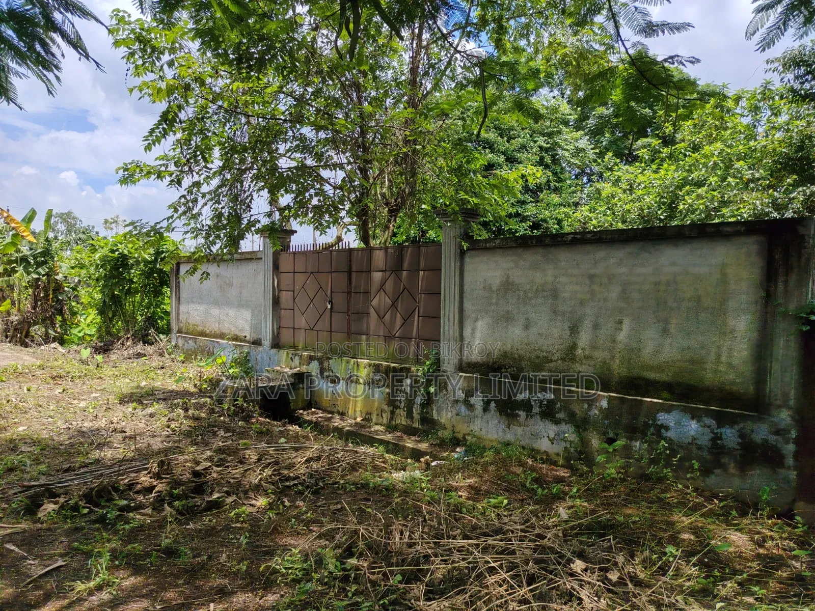 3 katha plot for sale beside lake and green zone in Purbachal