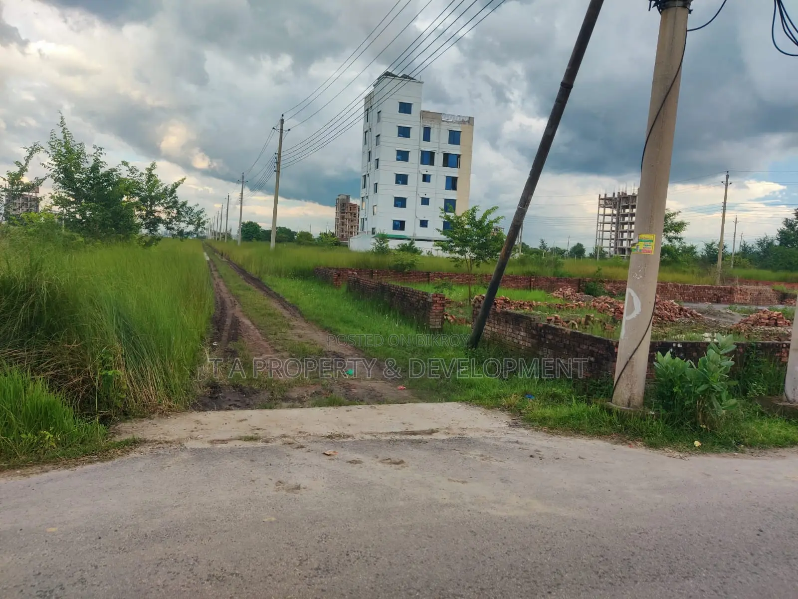 5 Katha North Facing Plot for Sale on 60 Feet Road in Basundhara
