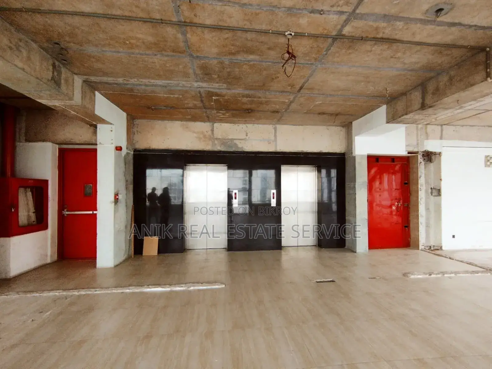 Commercial 3200 SFT Office Space Rent for Banani in Banani