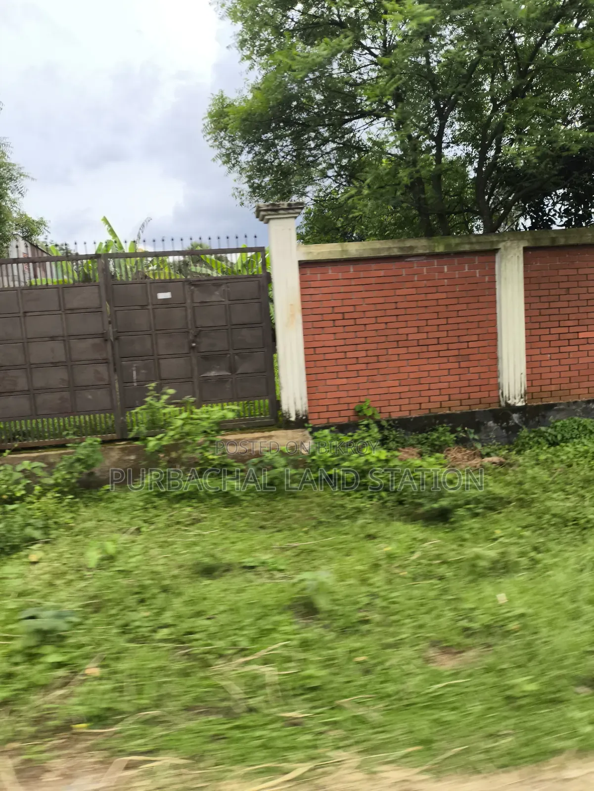 Lake View South-Facing 8 Katha Plot Urgent Sale in Sector 25, Purbachal in Purbachal