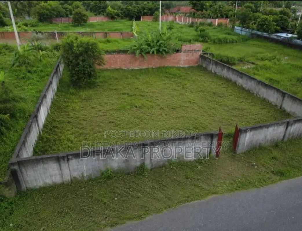 Nearby 75ft 3 Katha Park South at Sector-25 in Purbachal