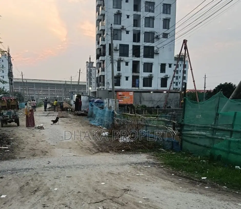 Nearby 9 Avenue 3 Katha South at Sector-15/F in Uttara