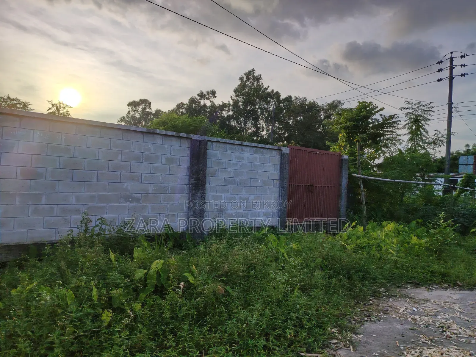 Urgent Basis 5 Katha Land for Sale in Sector 25 in Purbachal