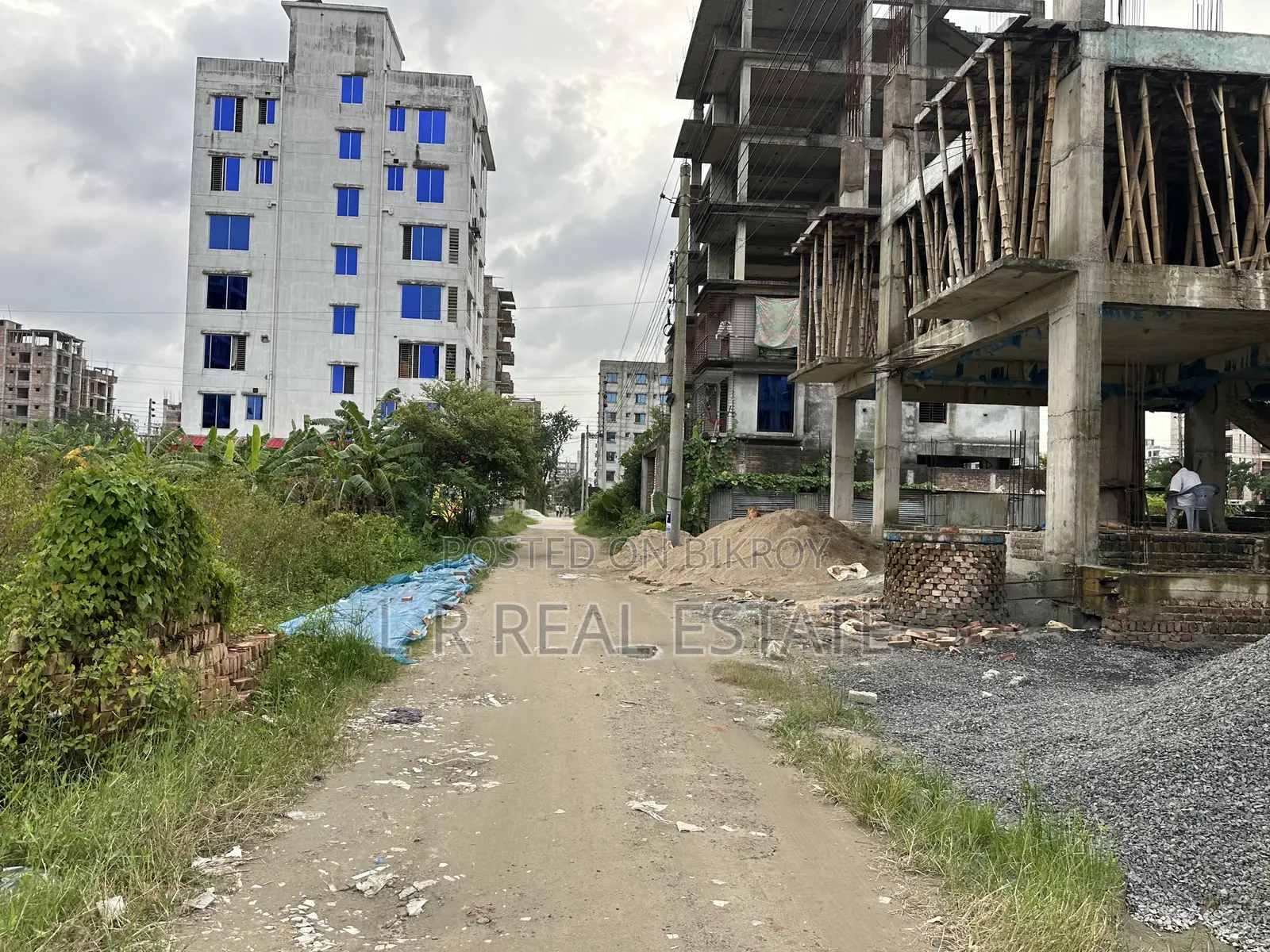 M- Block, 3-Katha, South-Face, Plot Sell, Bashundhara in Basundhara