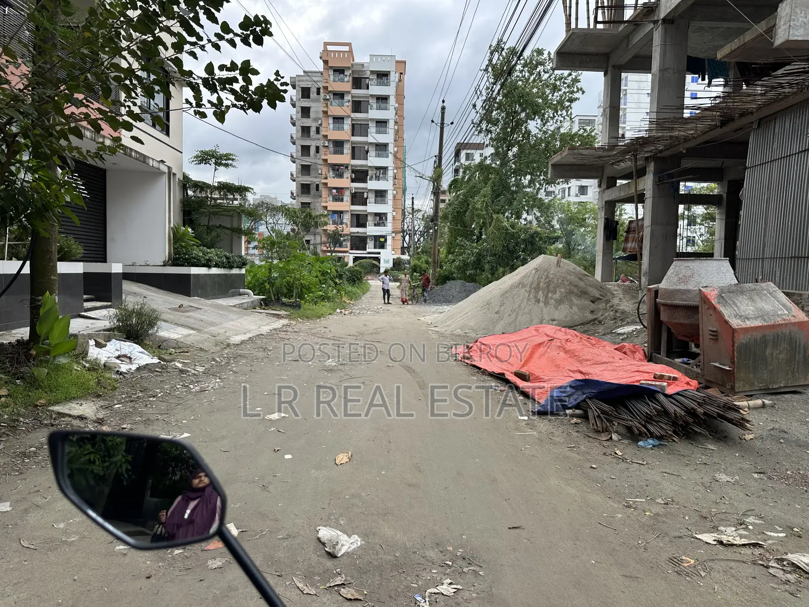 L Block, 3-Katha, South-Facing, Plot For Sale, Bashundhara R/A in Basundhara