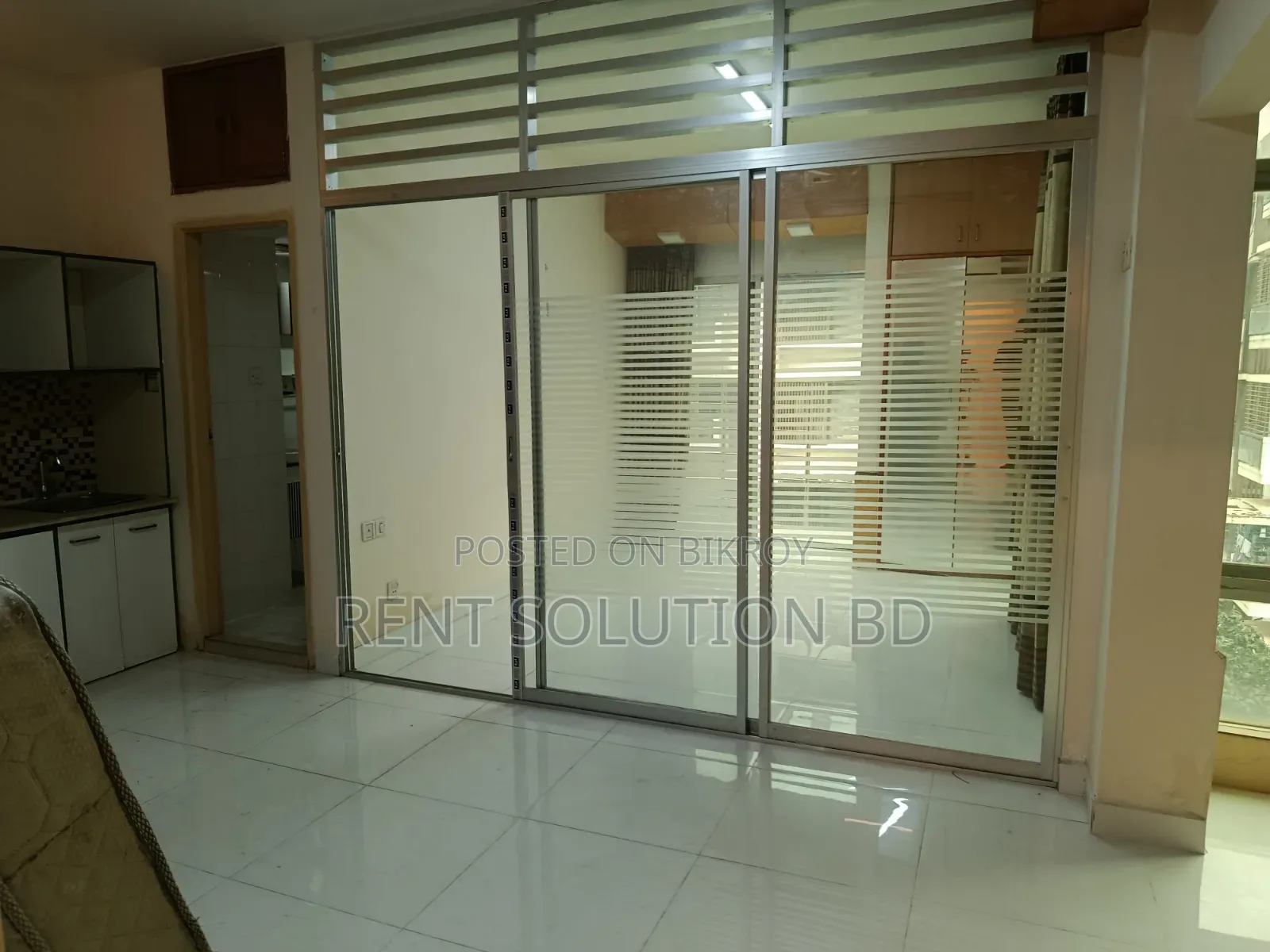 900 SQFT Semi Furnished Commercial Office Rent at Gulshan in Gulshan