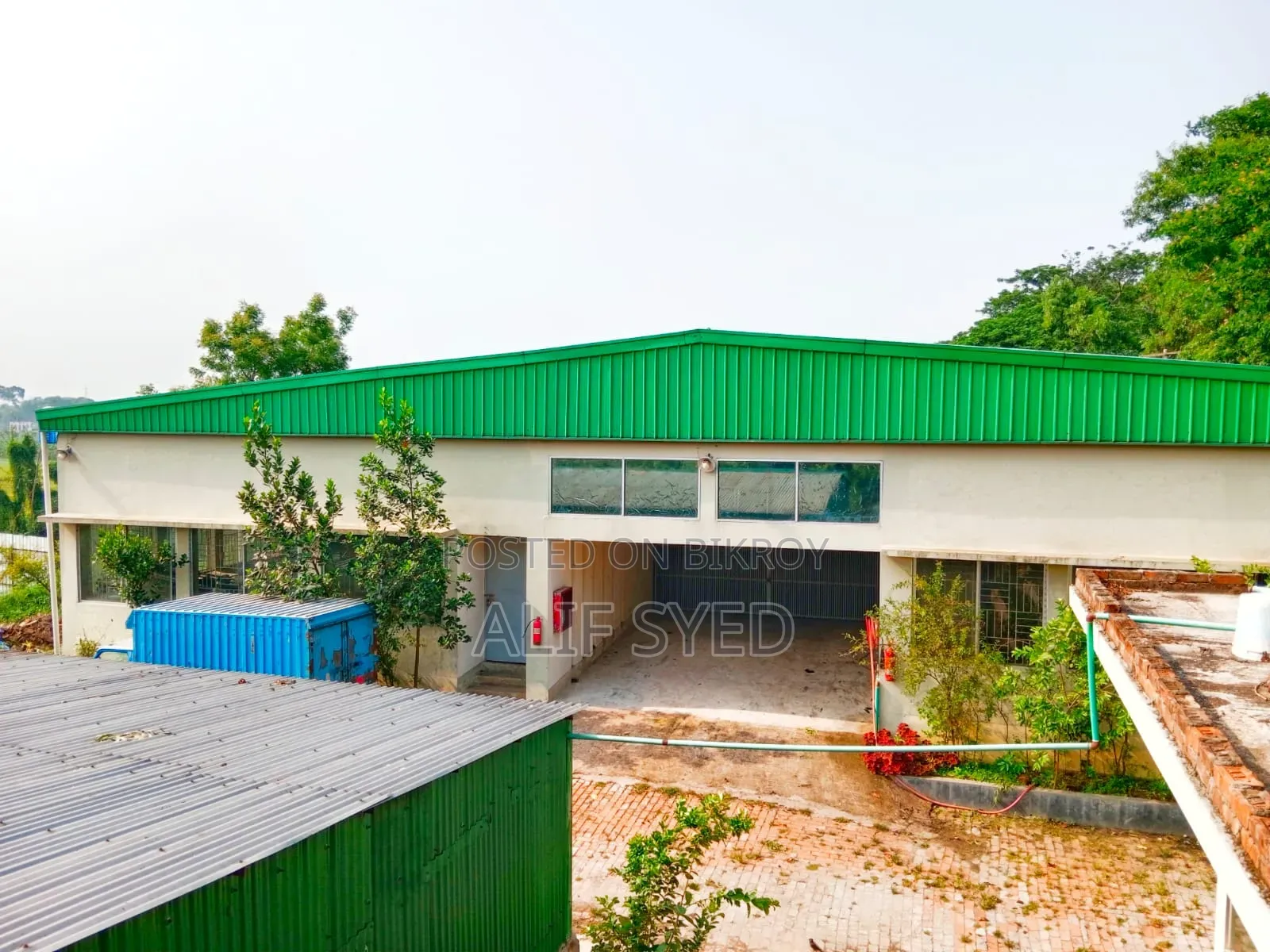 Huge property sale for commercial and industrial use. in Singair